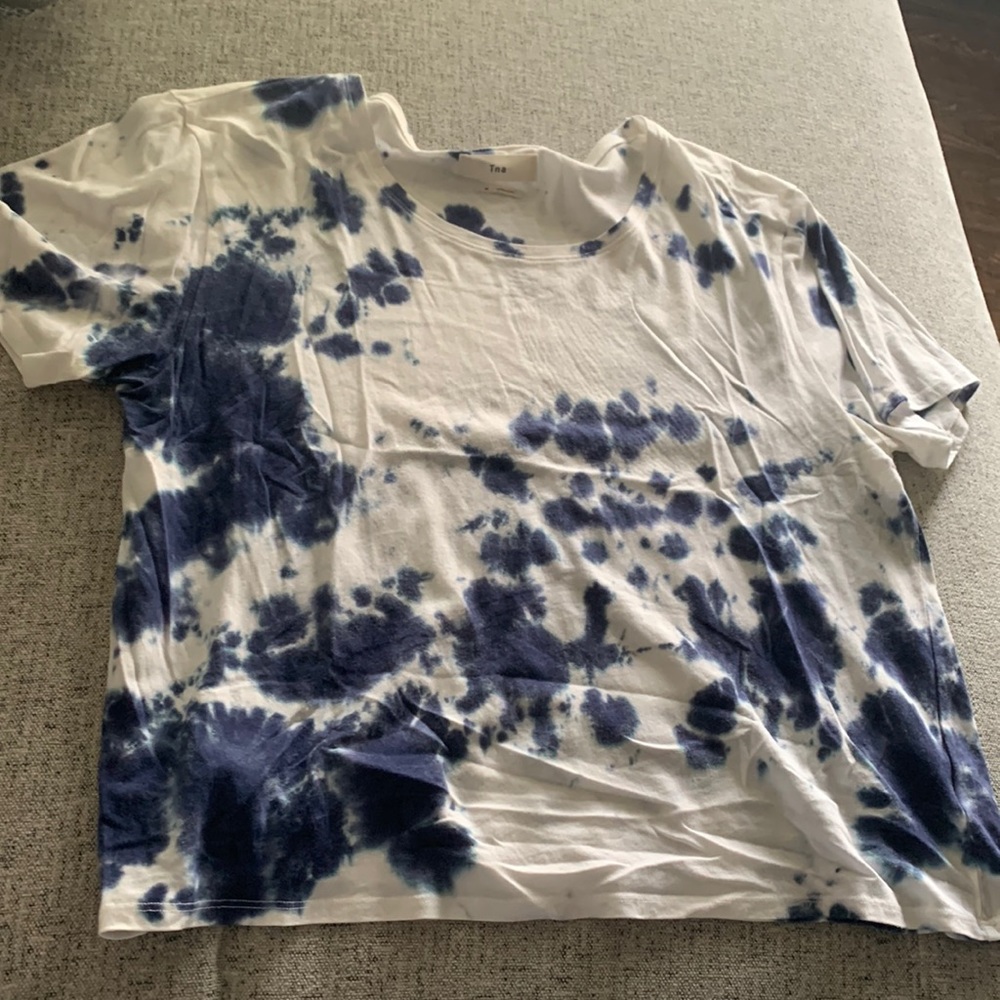 Cropped tie dye t-shirt from aritzia